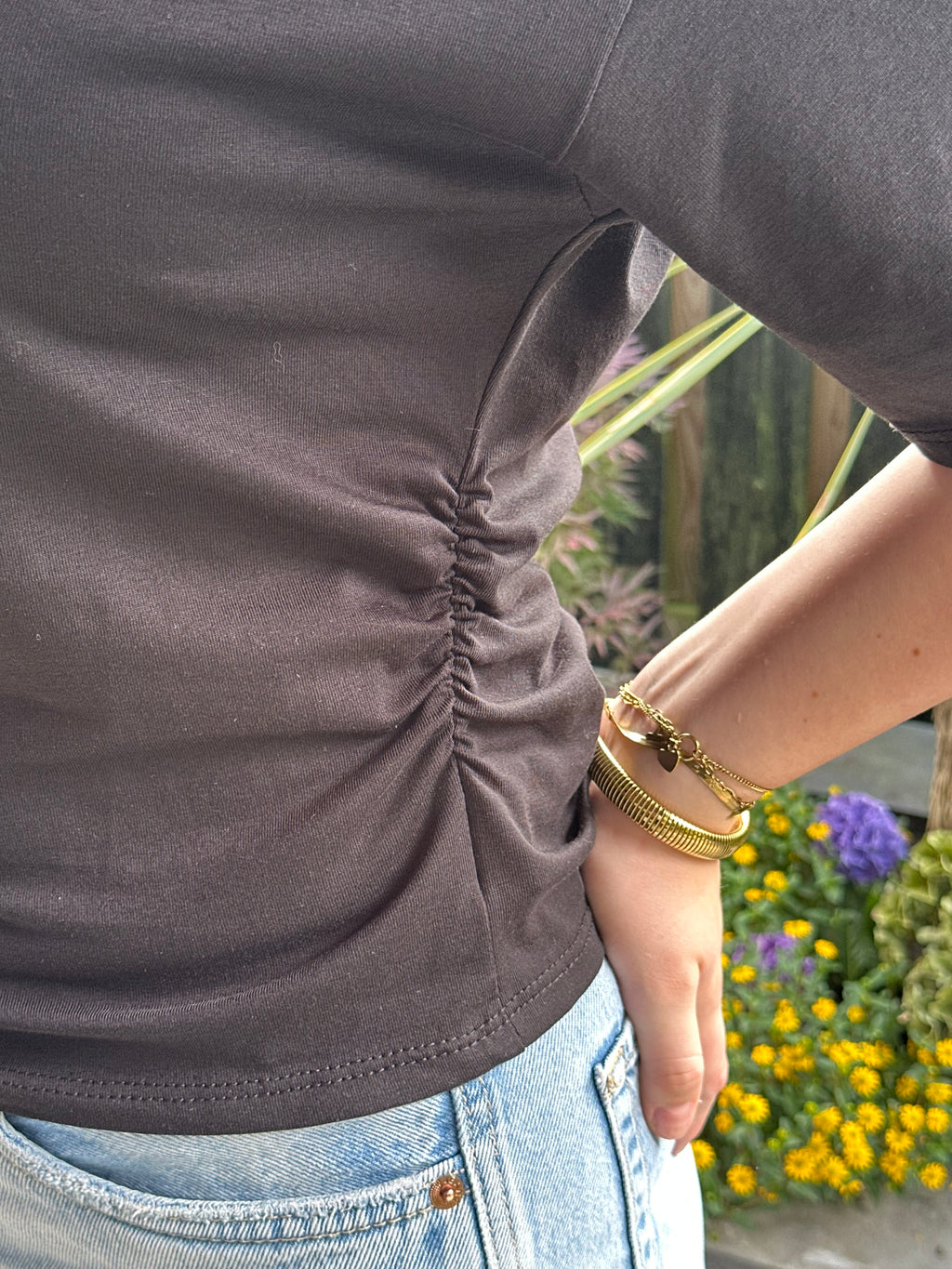 Basic tee getailleerd - zwart