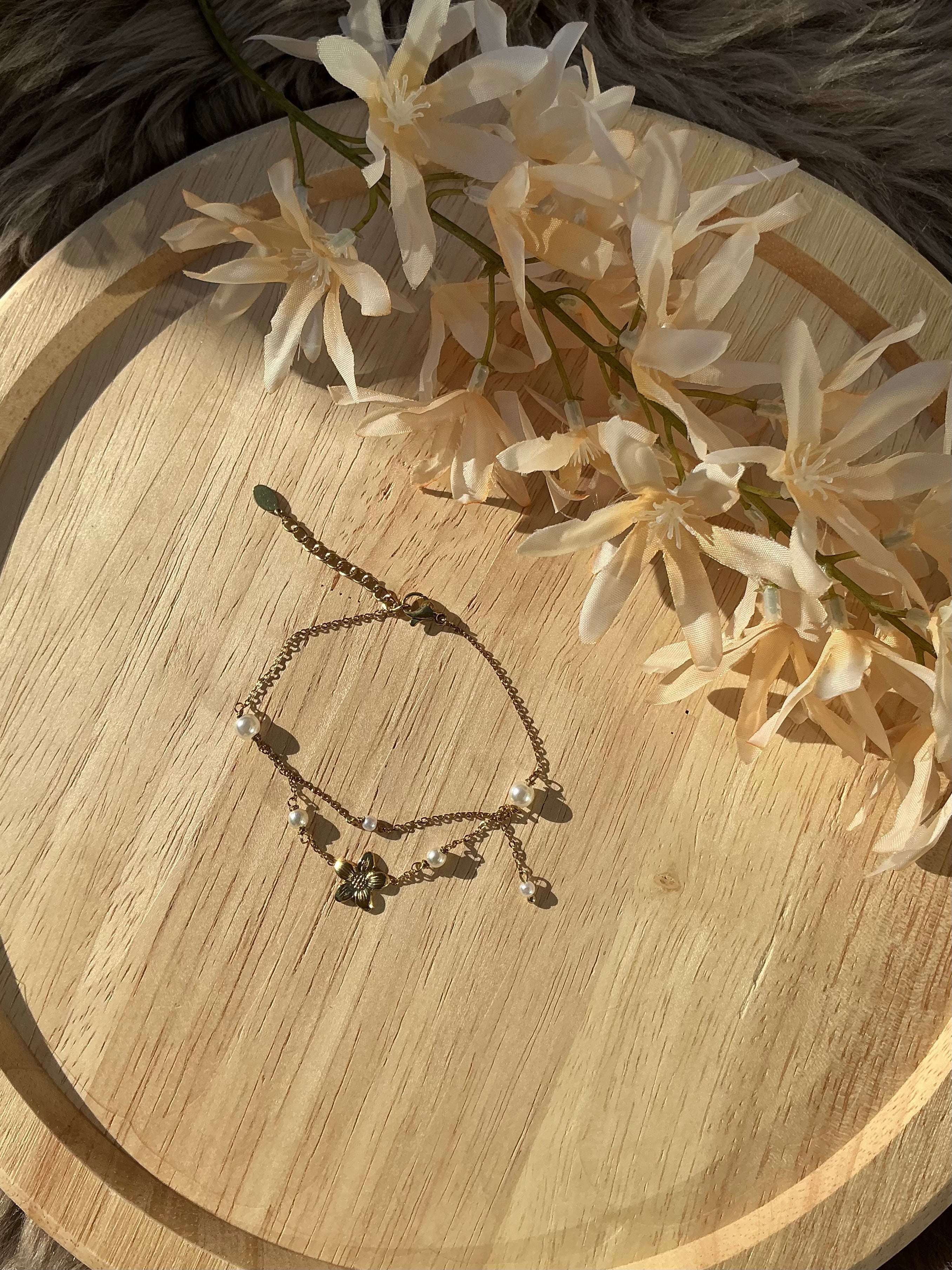 Flower pearl armband - goud