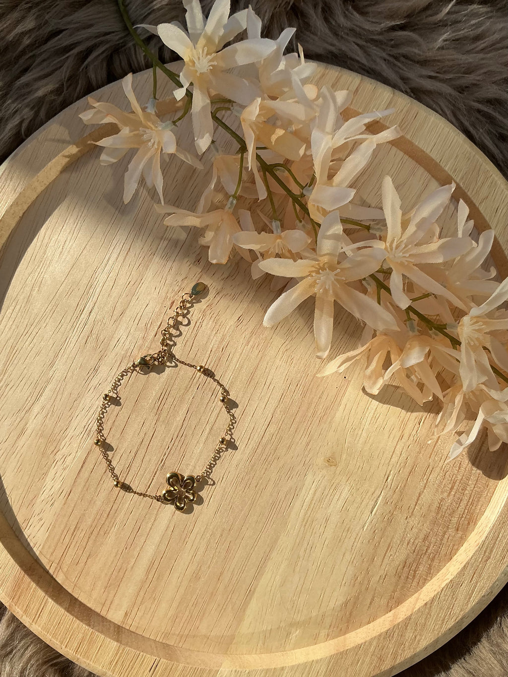 Single flower armband - goud